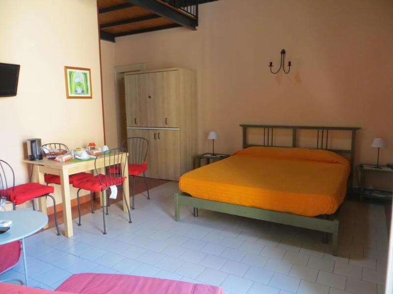 Bed and Breakfast Al Mare In Citta Катания Экстерьер фото