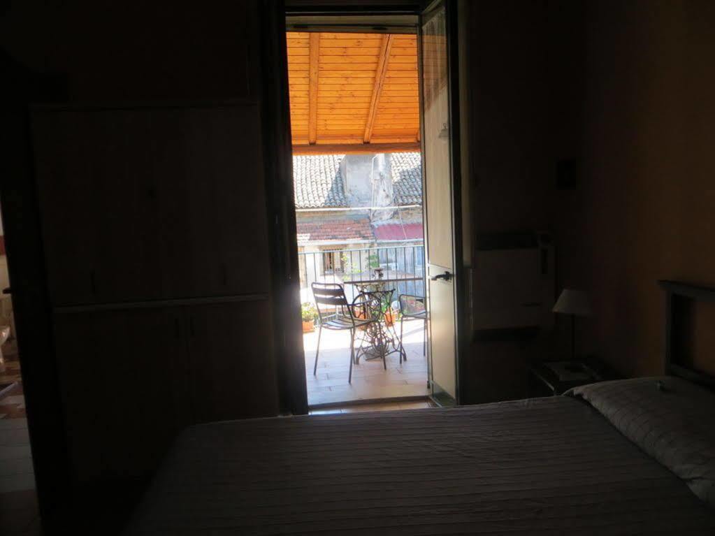 Bed and Breakfast Al Mare In Citta Катания Экстерьер фото